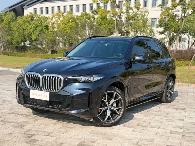 Фотография автомобиля — BMW X5