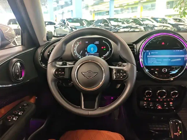 MINI Clubman — Фото автомобиля 10