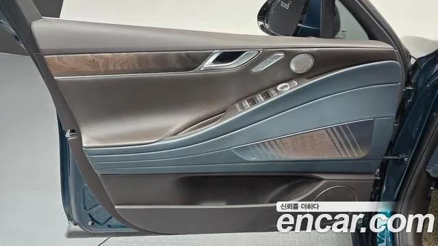 Genesis G80 Electrified G80 (RG3) — Фото автомобиля 19