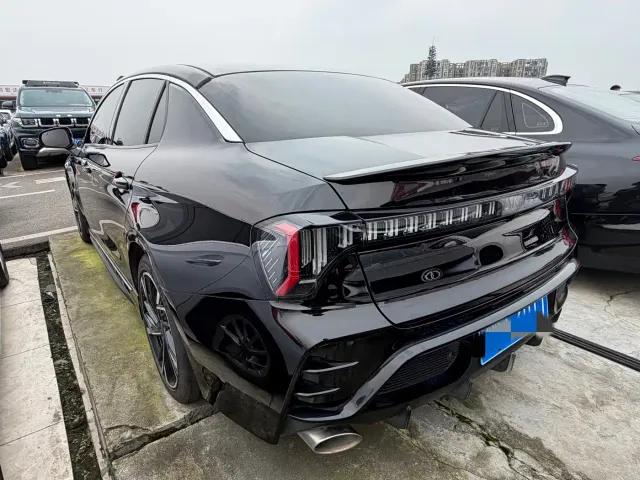 Lynk & Co 03 — Фото автомобиля 13