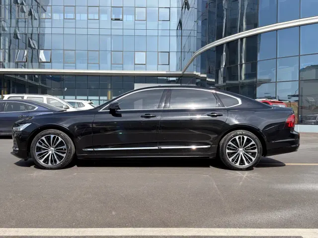 Volvo S90 — Фото автомобиля 3
