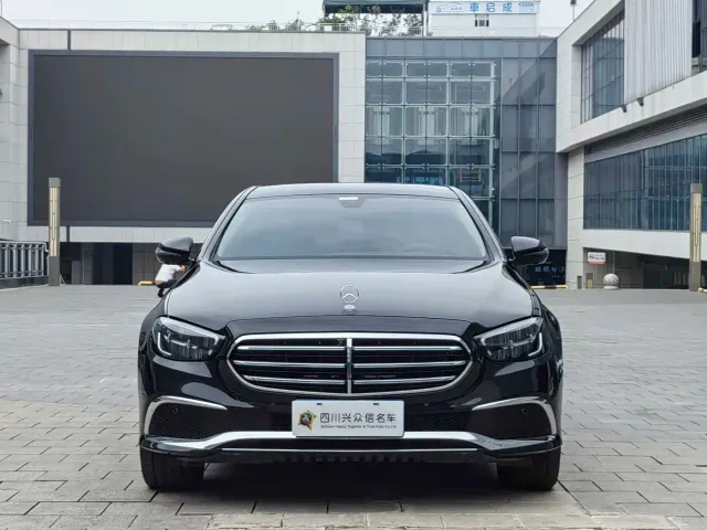 Mercedes-Benz E-Class — Фото автомобиля 2