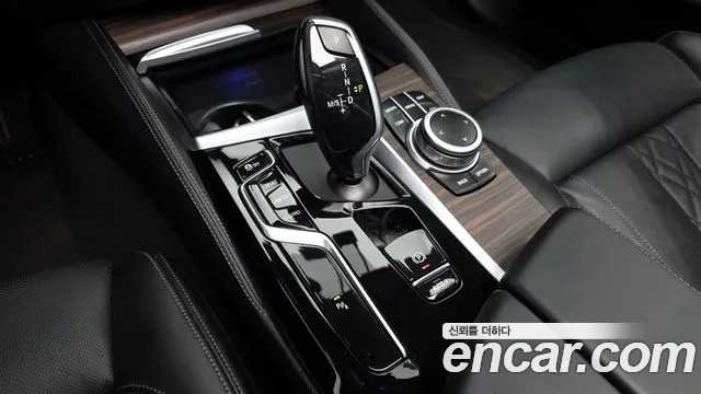 BMW 5-Series 5 серия (G30) 530i xDrive Luxury — Фото автомобиля 9