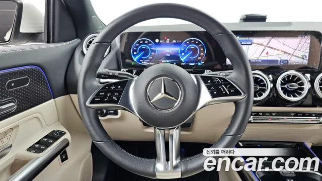 Mercedes-Benz EQA — Фото автомобиля 12