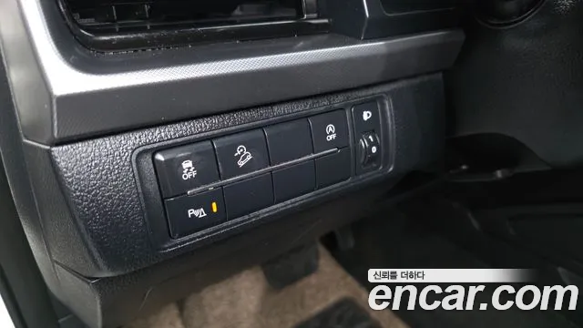 KG_Mobility_Ssangyong Rexton Новый Rexton Sport Khan Дизель 2.2 4WD — Фото автомобиля 23