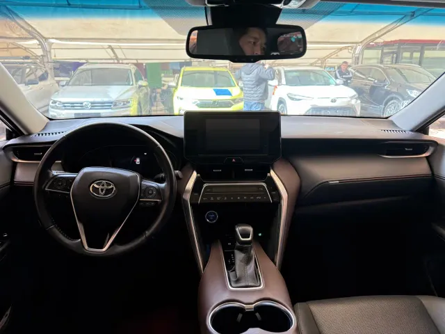 Toyota Harrier — Фото автомобиля 4