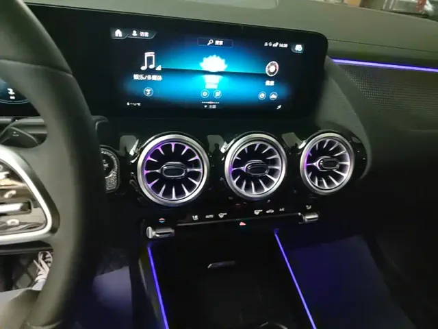 Mercedes-Benz GLA-Class — Фото автомобиля 17