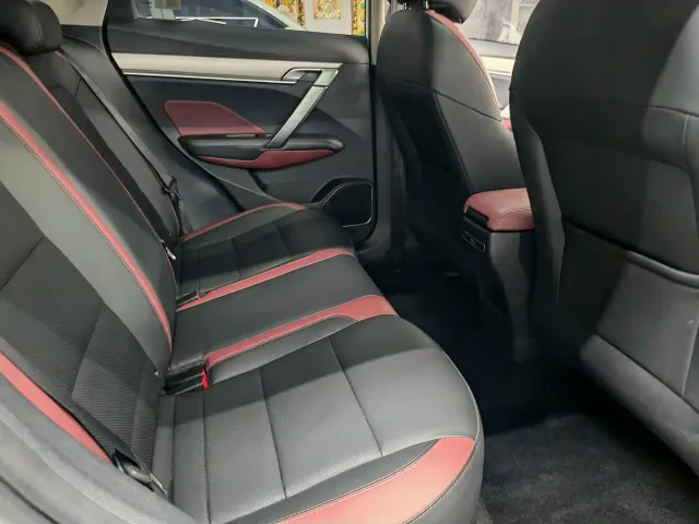 Geely Binyue — Фото автомобиля 11