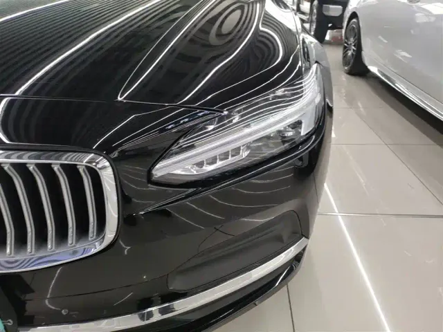 Volvo S90 — Фото автомобиля 14