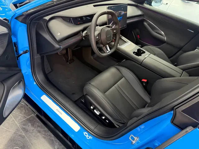 Xiaomi SU7 — Фото автомобиля 4