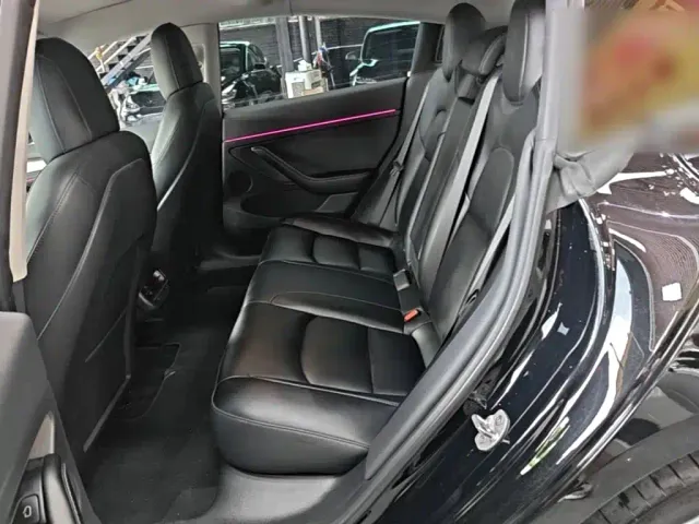 Tesla Model 3 — Фото автомобиля 16