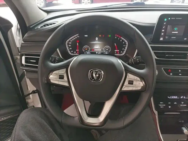 Changan CS75 — Фото автомобиля 10