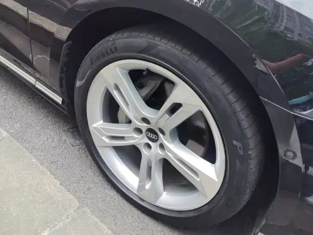 Audi A8 — Фото автомобиля 6