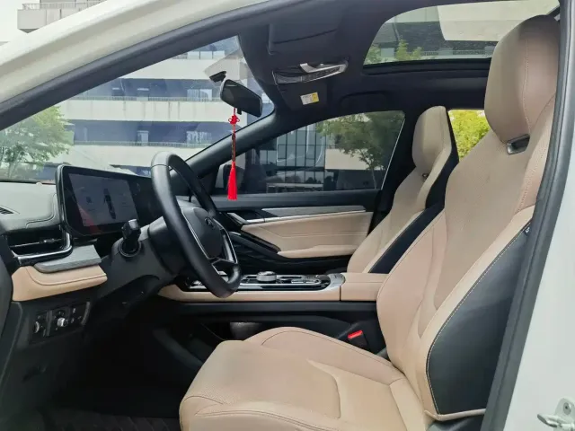 JAC Motors JAC QX PHEV — Фото автомобиля 8