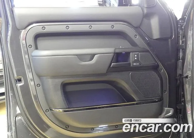 Land Rover Defender Defender (L663) 110 P635 Octa Edition 1 — Фото автомобиля 11