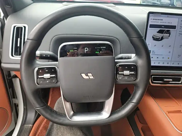 Li Auto L7 — Фото автомобиля 6
