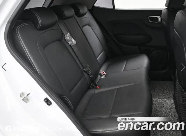 Hyundai Venue — Фото автомобиля 12