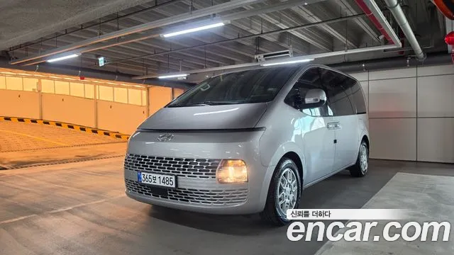 Фотография автомобиля — Hyundai Staria