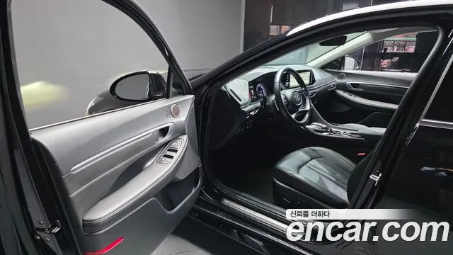 Hyundai Sonata — Фото автомобиля 10