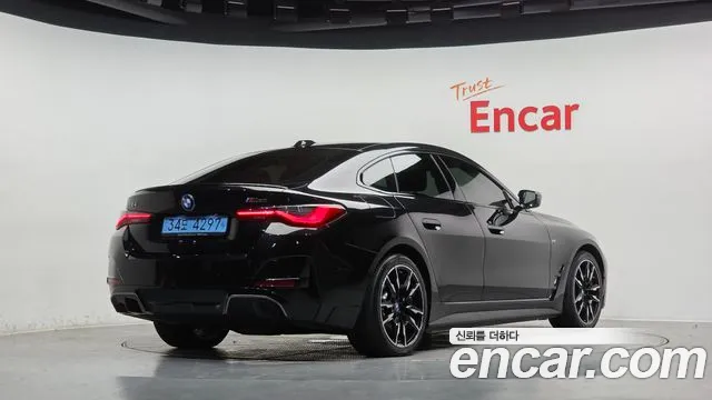 Фотография автомобиля — BMW i4