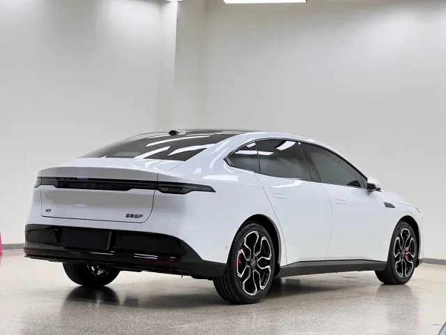 Nissan N7 — Фото автомобиля 7
