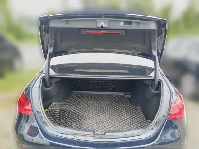 Mercedes-Benz C-Class — Фото автомобиля 5