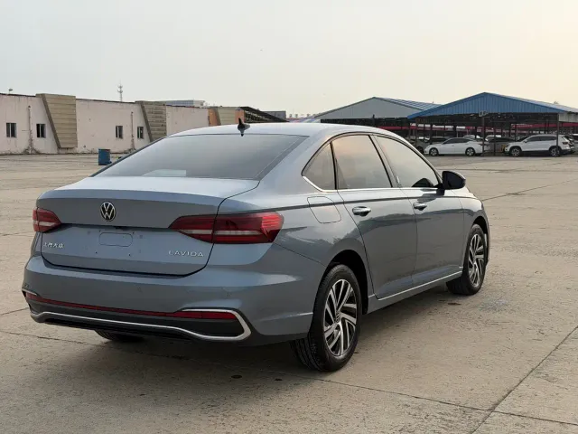 Volkswagen Lavida — Фото автомобиля 6