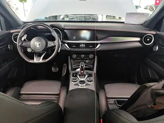 Alfa Romeo Stelvio — Фото автомобиля 9
