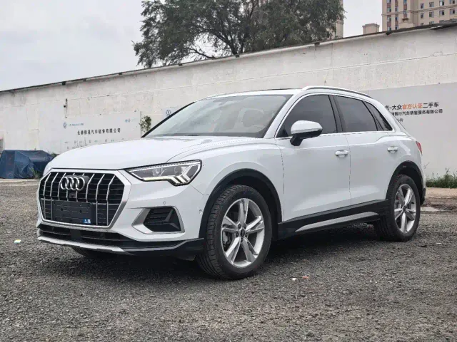 Фотография автомобиля — Audi Q3