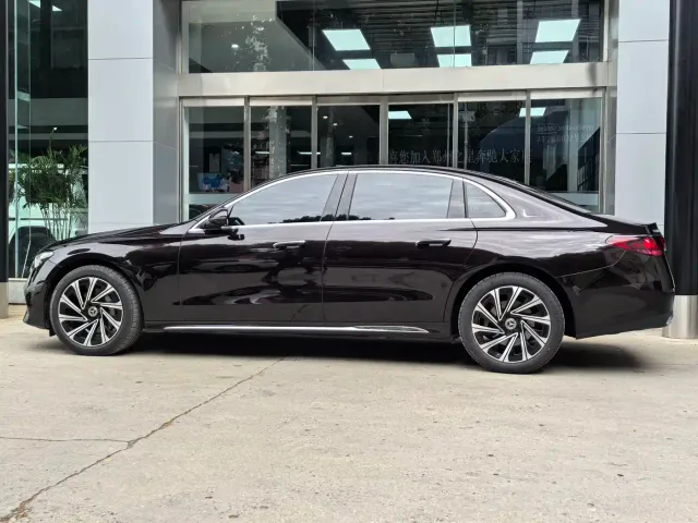 Mercedes-Benz E-Class — Фото автомобиля 8