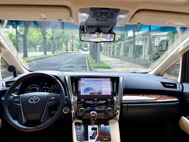 Toyota Alphard — Фото автомобиля 7