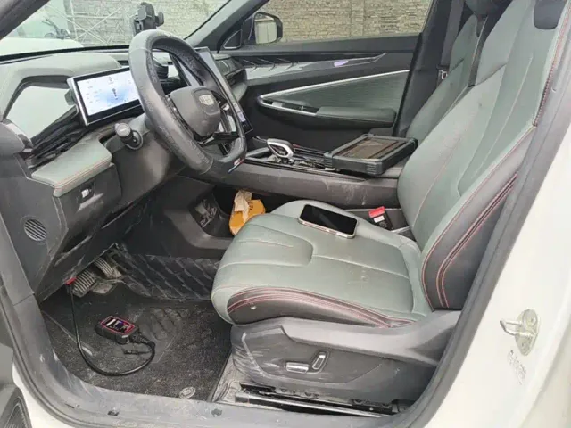 Geely Boyue — Фото автомобиля 14