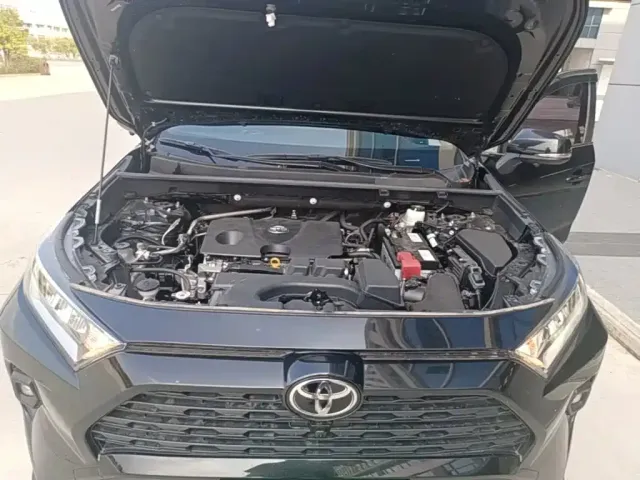 Toyota RAV4 — Фото автомобиля 19