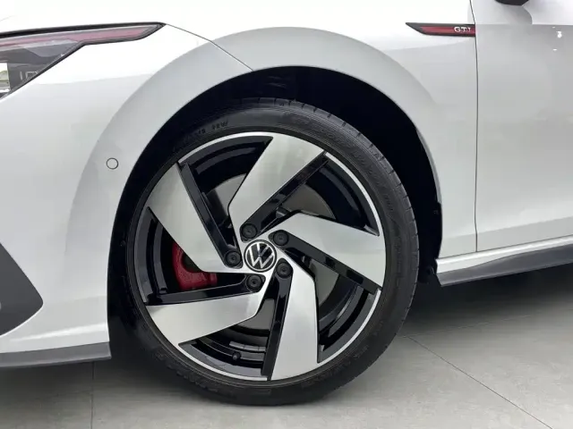 Volkswagen Golf GTI — Фото автомобиля 7