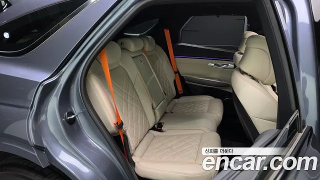 Genesis GV70 — Фото автомобиля 17