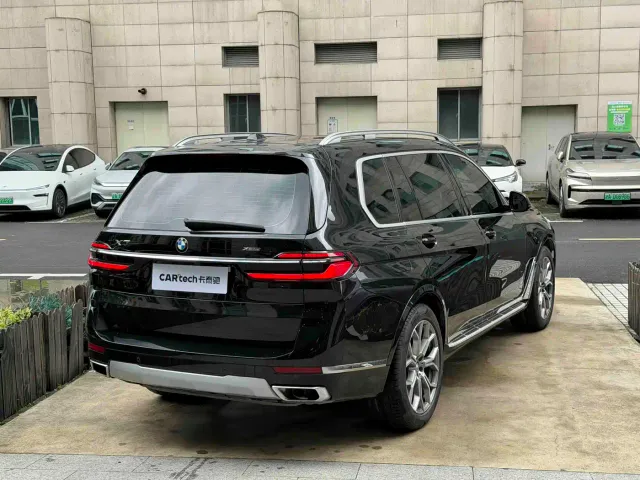BMW X7 — Фото автомобиля 4