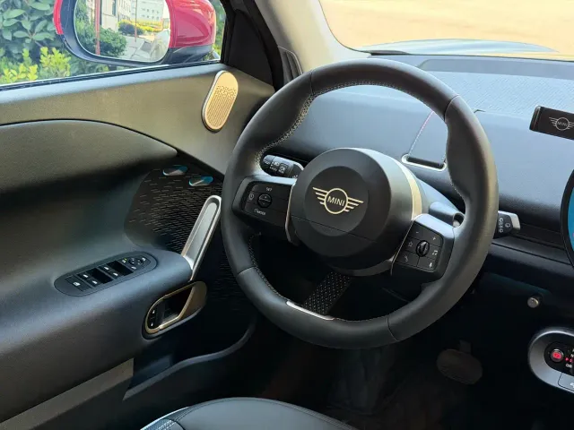 MINI Electric MINI ACEMAN — Фото автомобиля 14