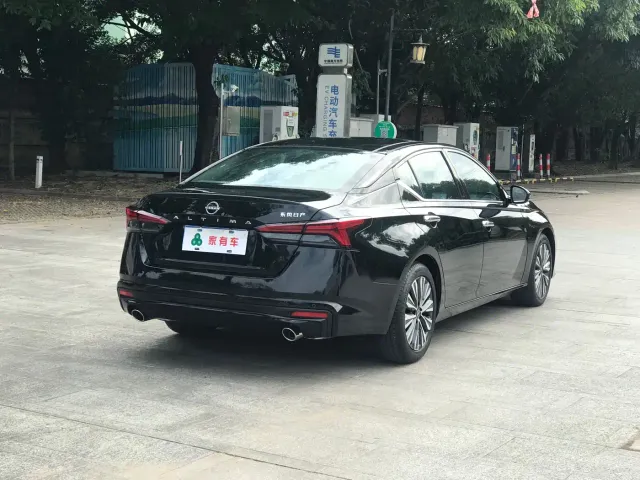 Nissan Teana — Фото автомобиля 14