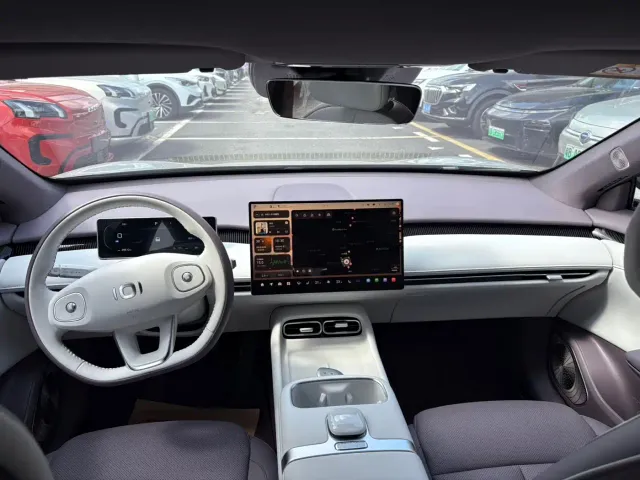 Changan Qiyuan A06 — Фото автомобиля 8