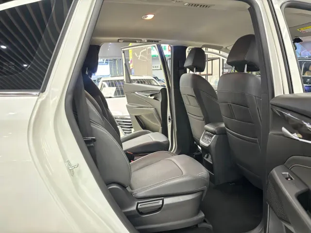 Maxus Dajia 5 — Фото автомобиля 5