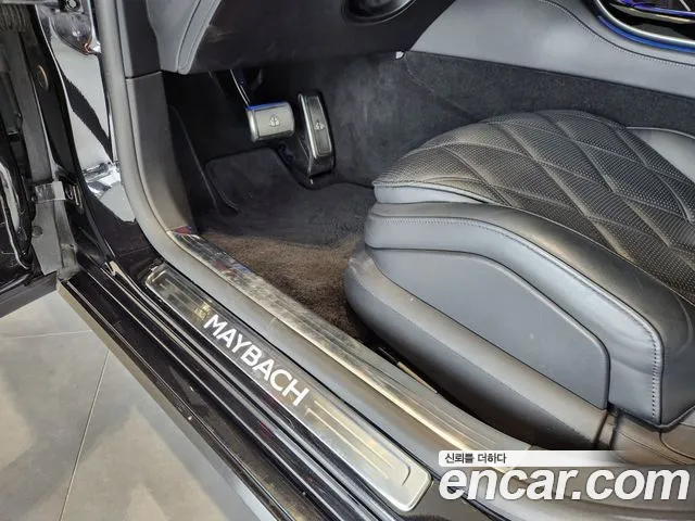 Mercedes-Benz S-Class — Фото автомобиля 20