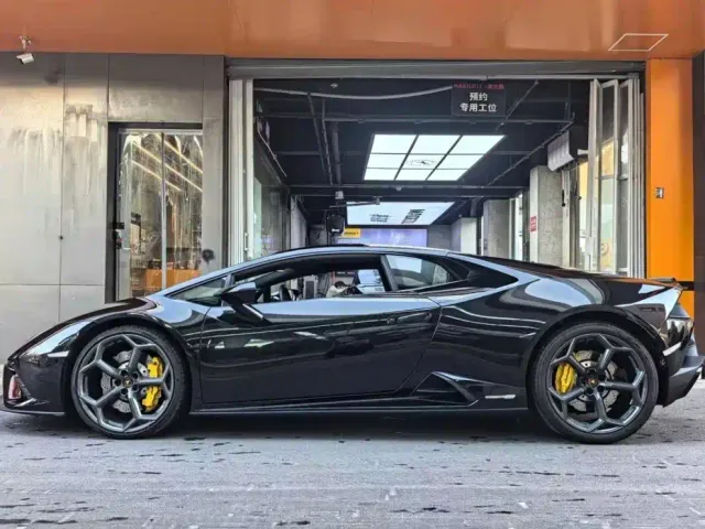 Lamborghini Huracan — Фото автомобиля 3