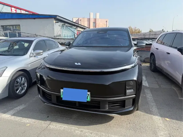 Фотография автомобиля — Li Auto L9