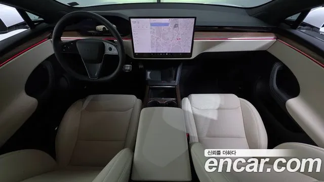 Tesla Model S — Фото автомобиля 10