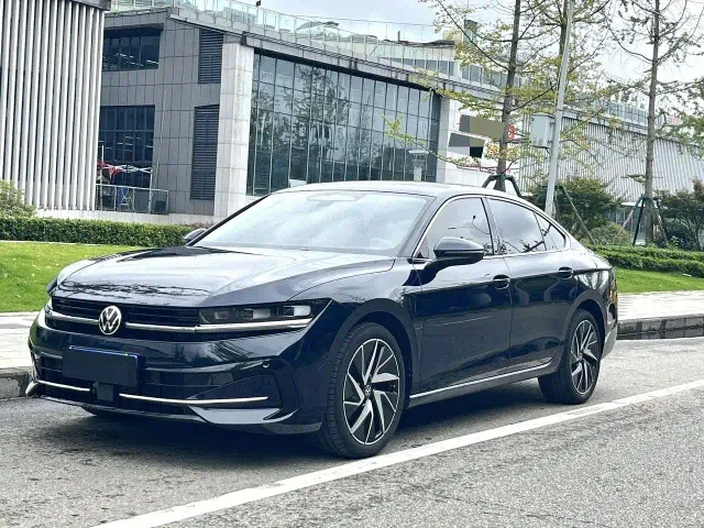 Фотография автомобиля — Volkswagen Magotan