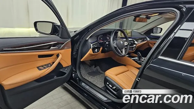 BMW 5 Series G30 — Фото автомобиля 19