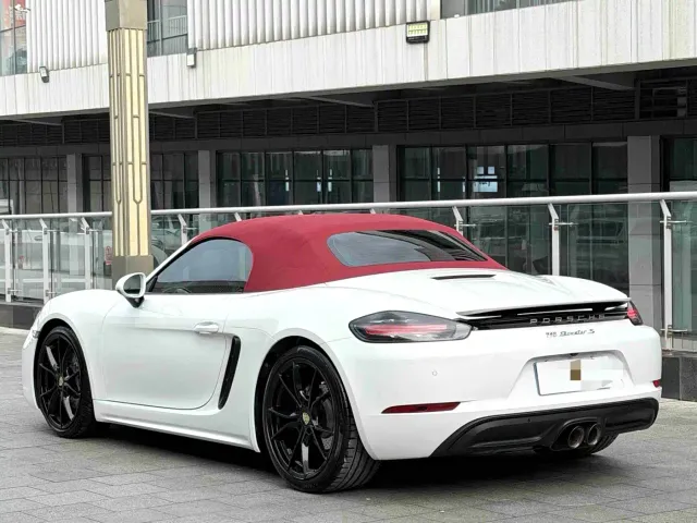 Porsche 718 — Фото автомобиля 9