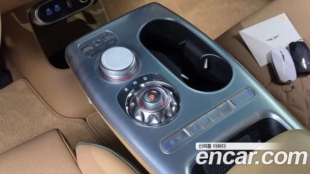 Genesis GV60 — Фото автомобиля 12