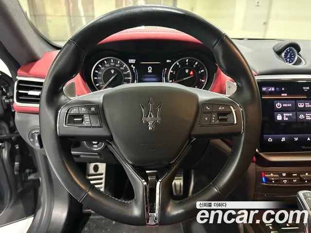 Maserati Ghibli — Фото автомобиля 6