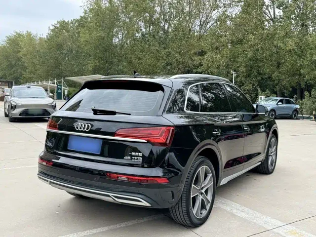 Audi Q5L — Фото автомобиля 10